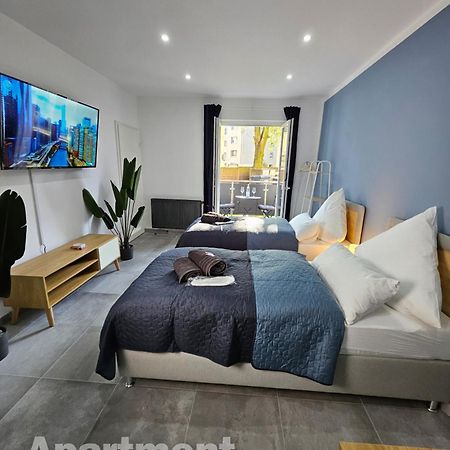 Modern Homes - Voll Ausgestatte Wohnung - Balkon - Hotelbetten - 4K Tv - Wlan โมเออร์ส ภายนอก รูปภาพ