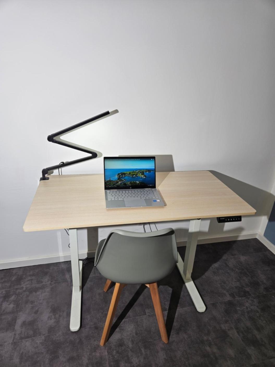 Modern Homes - Voll Ausgestatte Wohnung - Balkon - Hotelbetten - 4K Tv - Wlan โมเออร์ส ภายนอก รูปภาพ