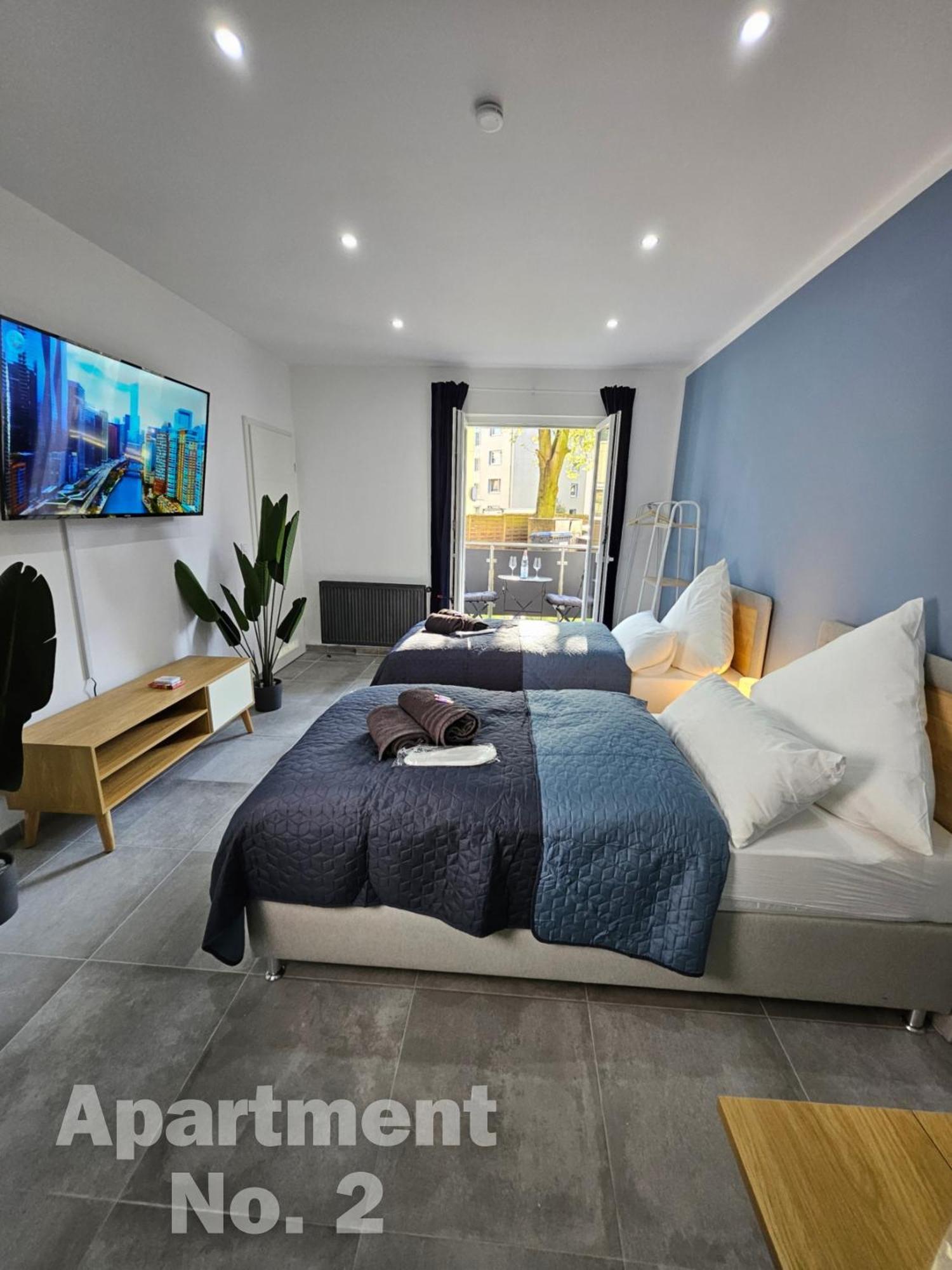 Modern Homes - Voll Ausgestatte Wohnung - Balkon - Hotelbetten - 4K Tv - Wlan โมเออร์ส ภายนอก รูปภาพ